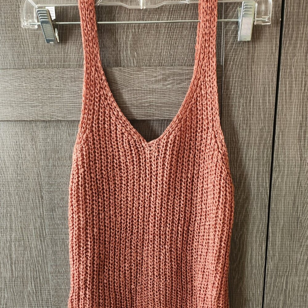 Moon & Madison Rust Crocheted Top
